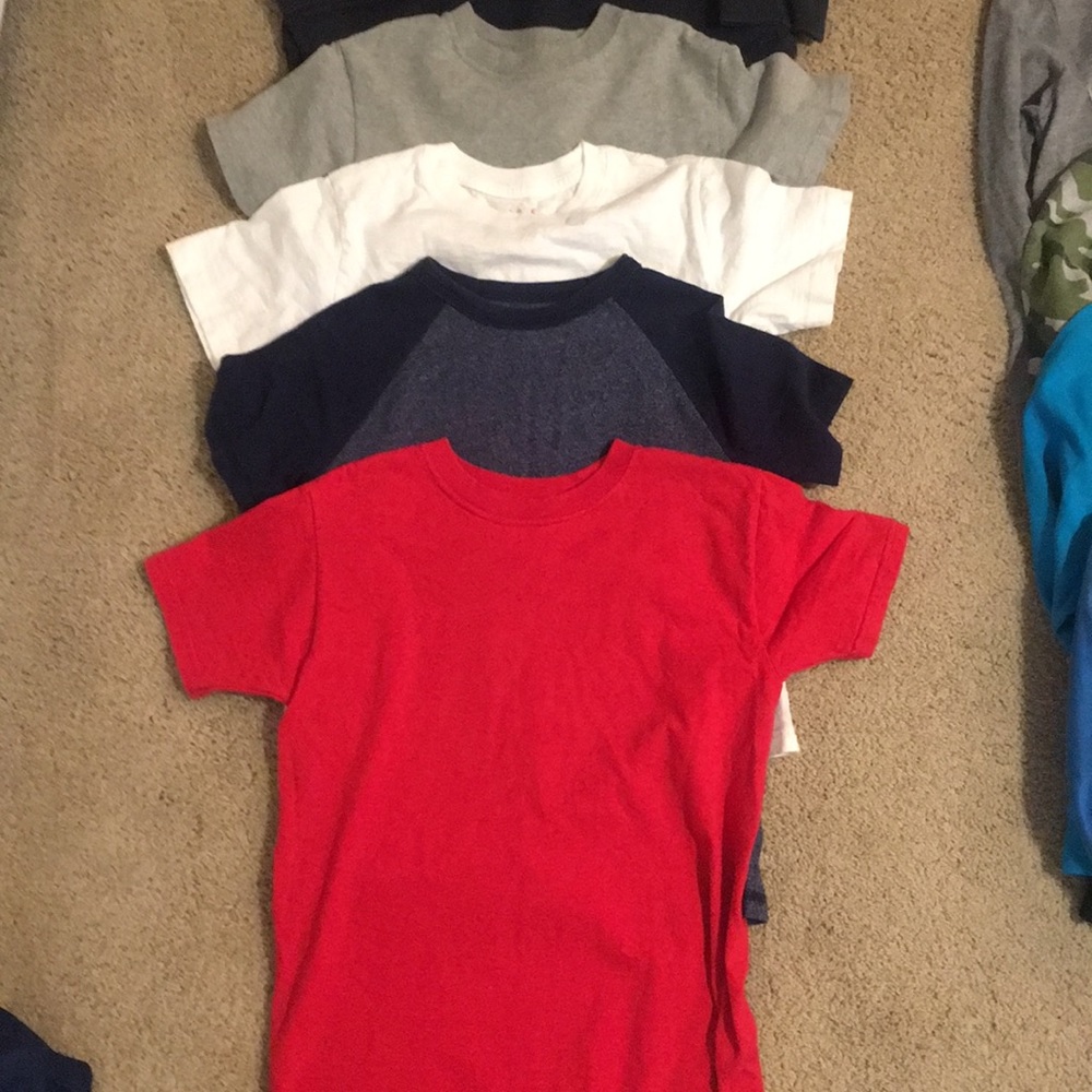 Boys T-shirt’s and sweatshirt.